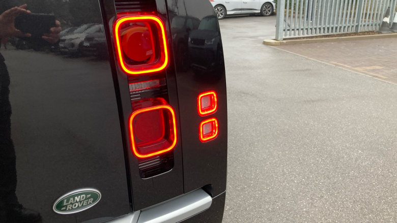 Land Rover Defender 3.0 D250 XS Edition 110 5dr Auto Diesel Estate